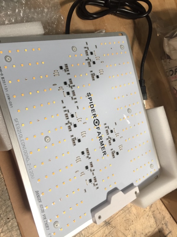 Photo 2 of 2022 Update Diode SPIDER FARMER SF1000D LED Grow Light Use with Samsung LM301B Sunlike Full Spectrum Grow Lights for Indoor Plants Seeding Veg Flower Growing Lamps 3000K 5000K 660nm 760nm IR
