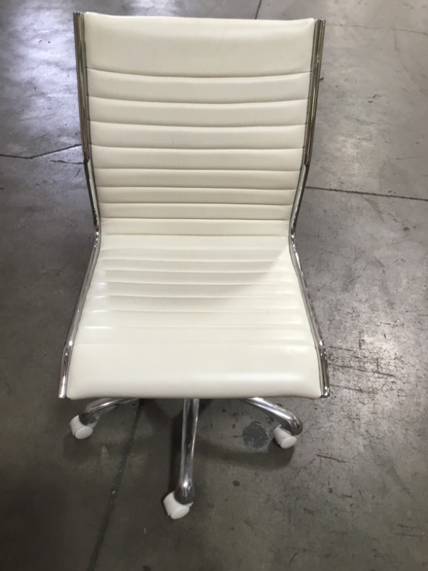 Photo 2 of NON REFUNDABLE  SOLD AS IS  CREME FAUX LEATHER OFFICE CHAIR 36H X 20W INCHES FAUX 
