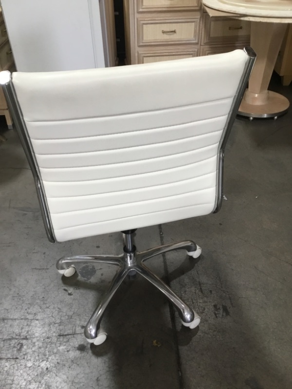 Photo 4 of NON REFUNDABLE  SOLD AS IS  CREME FAUX LEATHER OFFICE CHAIR 36H X 20W INCHES FAUX 
