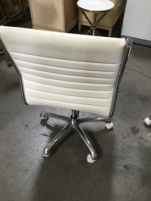 Photo 4 of NON REFUNDABLE  SOLD AS IS  CREME FAUX LEATHER OFFICE CHAIR 36H X 20W INCHES FAUX 
