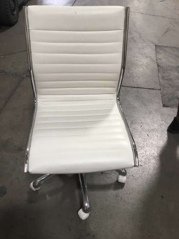 Photo 3 of NON REFUNDABLE  SOLD AS IS  CREME FAUX LEATHER OFFICE CHAIR 36H X 20W INCHES FAUX 
