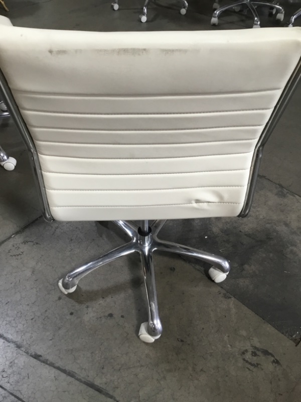 Photo 4 of NON REFUNDABLE  SOLD AS IS  CREME FAUX LEATHER OFFICE CHAIR 36H X 20W INCHES FAUX 
