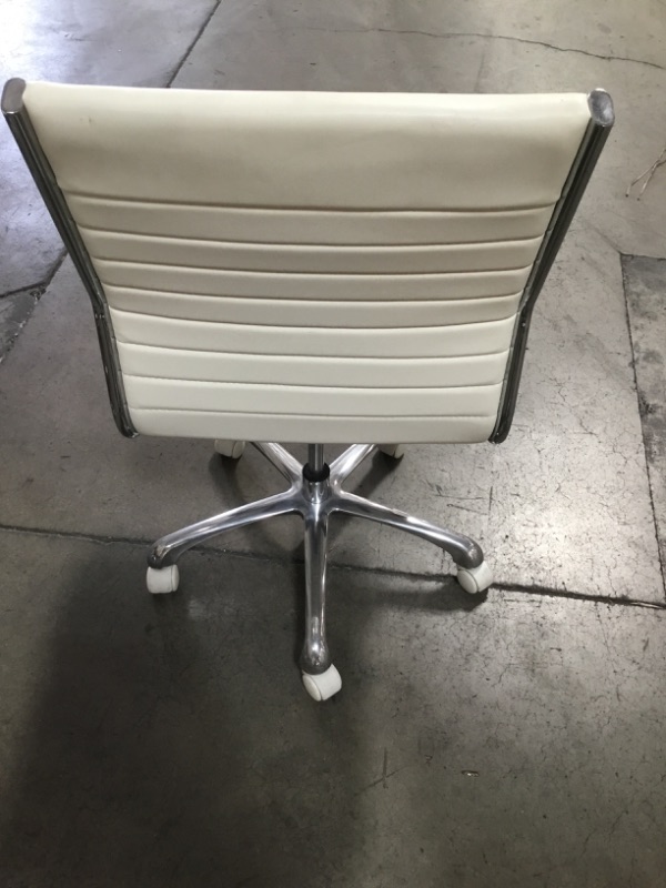 Photo 4 of NON REFUNDABLE  SOLD AS IS  CREME FAUX LEATHER OFFICE CHAIR 36H X 20W INCHES FAUX 
