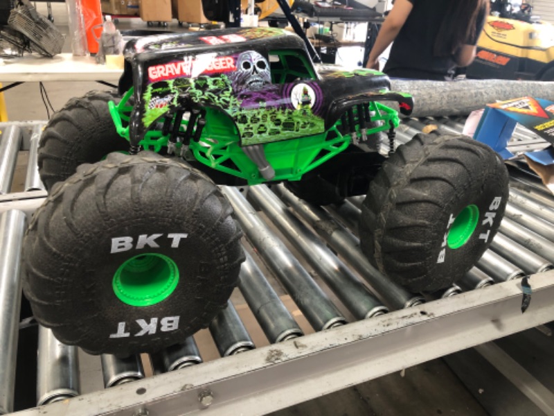 Photo 2 of (MISSING REMOTE; DENTED TOP) Monster Jam, Official Mega Grave Digger All-Terrain Remote Control Monster Truck with Lights, 1: 6 Scale
