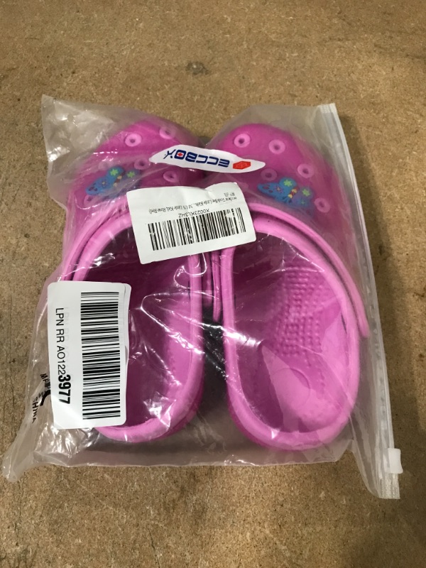 Photo 2 of eccbox Toddler Little Kids Clogs Cute Lightweight Garden Shoes Non-Slip Boys Girls Slide Sandals Summer Beach Water Shower Pool Slippers
SIZE: 5-6?