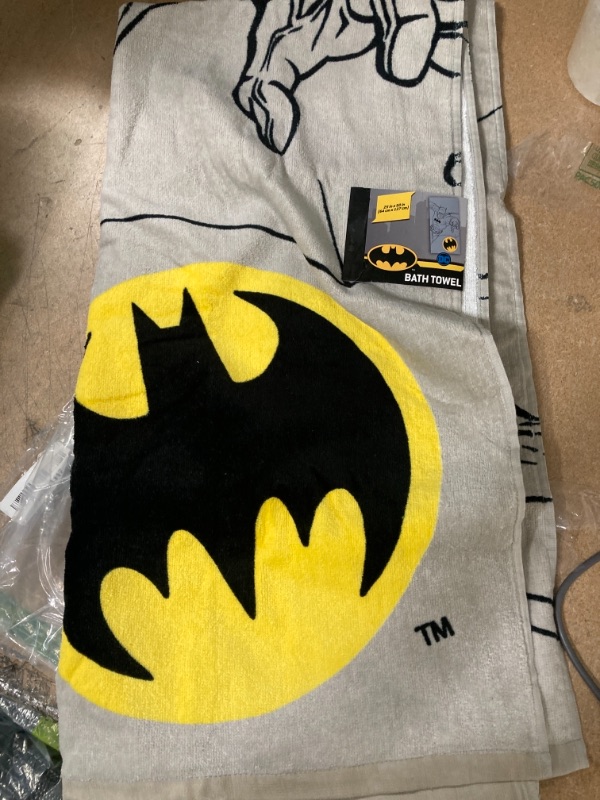 Photo 2 of Franco Kids Bath and Beach Towel with Washcloth Set, 50 in x 25 in, Batman
