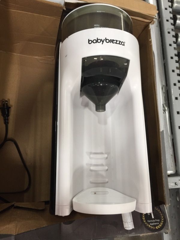 Photo 2 of Baby Brezza New and Improved Formula Pro Advanced Dispenser Machine