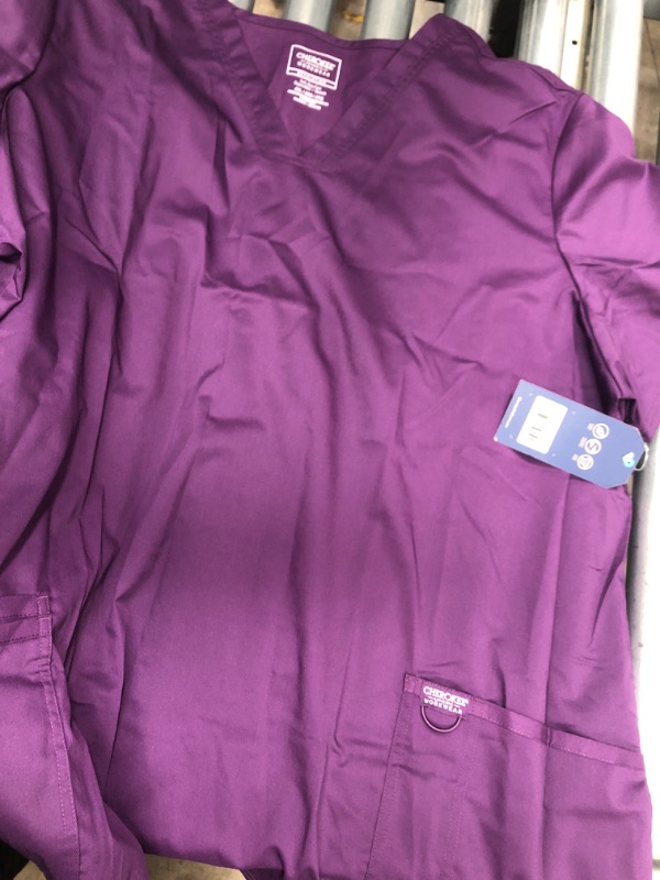 Photo 1 of WOMENS SIZE 4 XL
Cherokee Women's V-Neck Top
