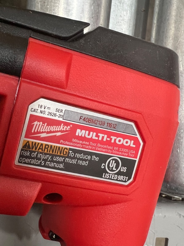 Photo 3 of M18 18-Volt Lithium-Ion Cordless Oscillating Multi-Tool (Tool-Only)
