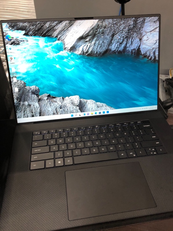 Photo 2 of Dell XPS 17 9710, 17 inch FHD+ Touchscreen Laptop-Intel Core i7-11800H, 16GB DDR4 RAM, 1TB SSD, NVIDIA GeForce RTX 3050 4GB GDDR6, Windows 11 Home - Platinum Silver (Latest Model)
