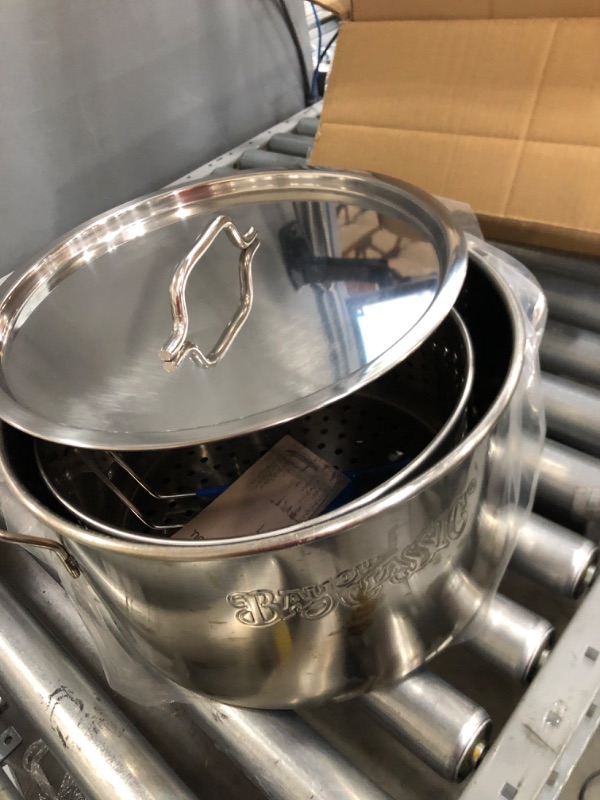 Photo 2 of Bayou Classic Stainless Steel Fry Pot with Basket 14QT
