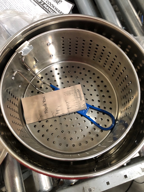 Photo 3 of Bayou Classic Stainless Steel Fry Pot with Basket 14QT
