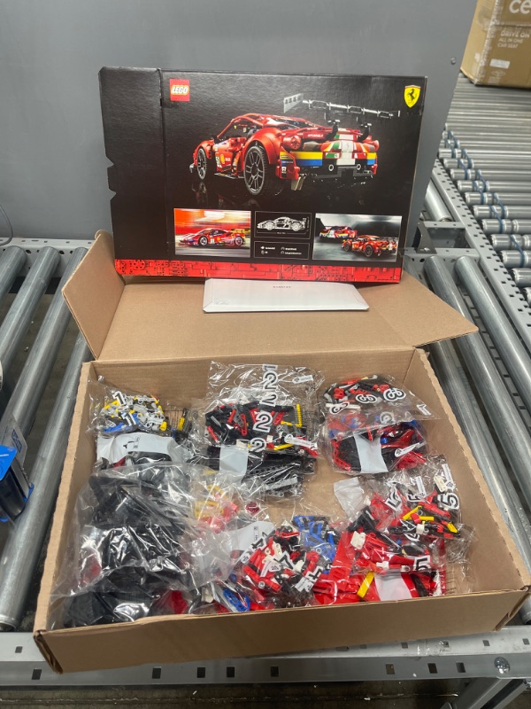 Photo 2 of LEGO Technic Ferrari 488 GTE "AF Corse #51" 42125