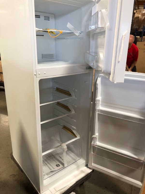 Photo 8 of Vissani 10.1 cu. ft. Top Freezer Refrigerator in White