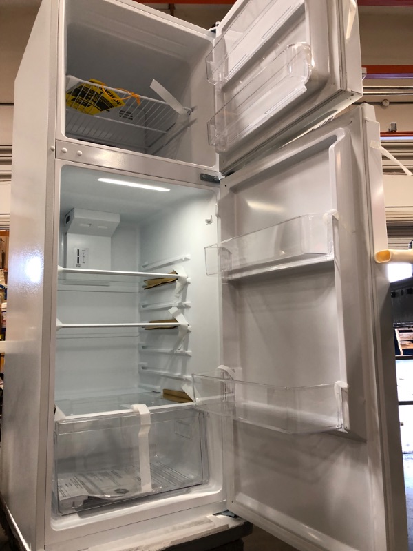 Photo 3 of Vissani 10.1 cu. ft. Top Freezer Refrigerator in White