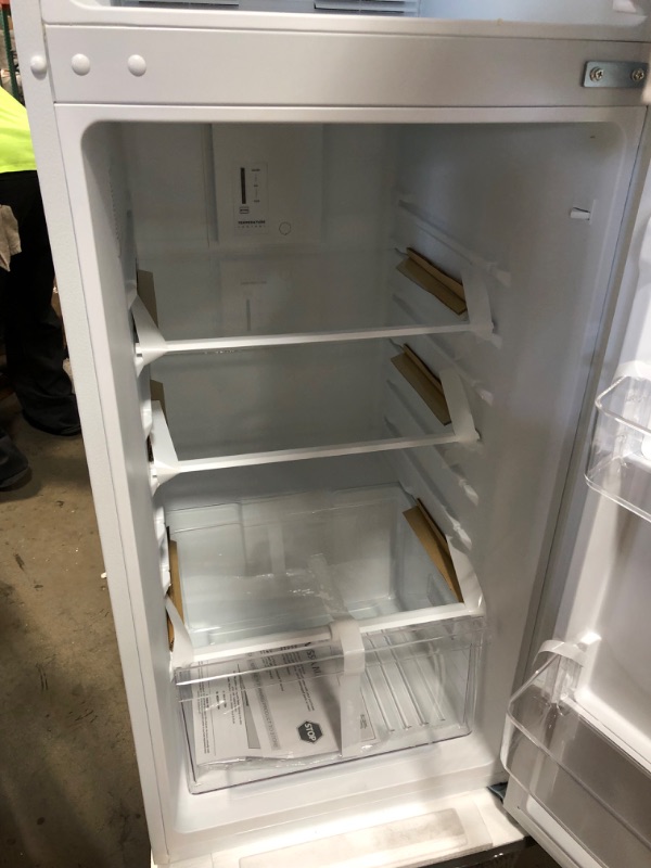Photo 7 of Vissani 10.1 cu. ft. Top Freezer Refrigerator in White