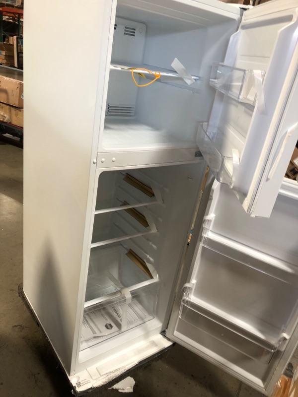 Photo 16 of Vissani 10.1 cu. ft. Top Freezer Refrigerator in White