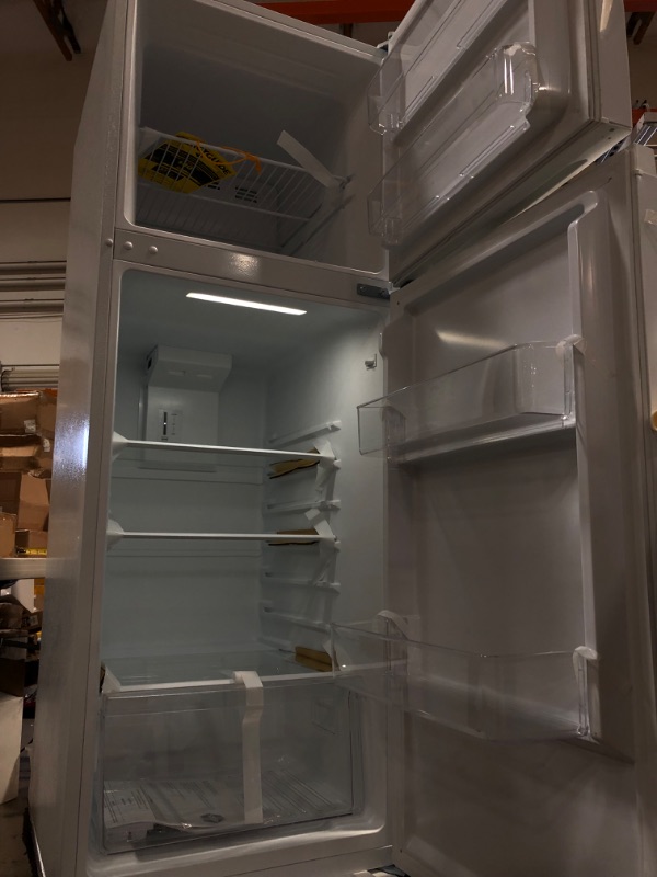 Photo 6 of Vissani 10.1 cu. ft. Top Freezer Refrigerator in White
