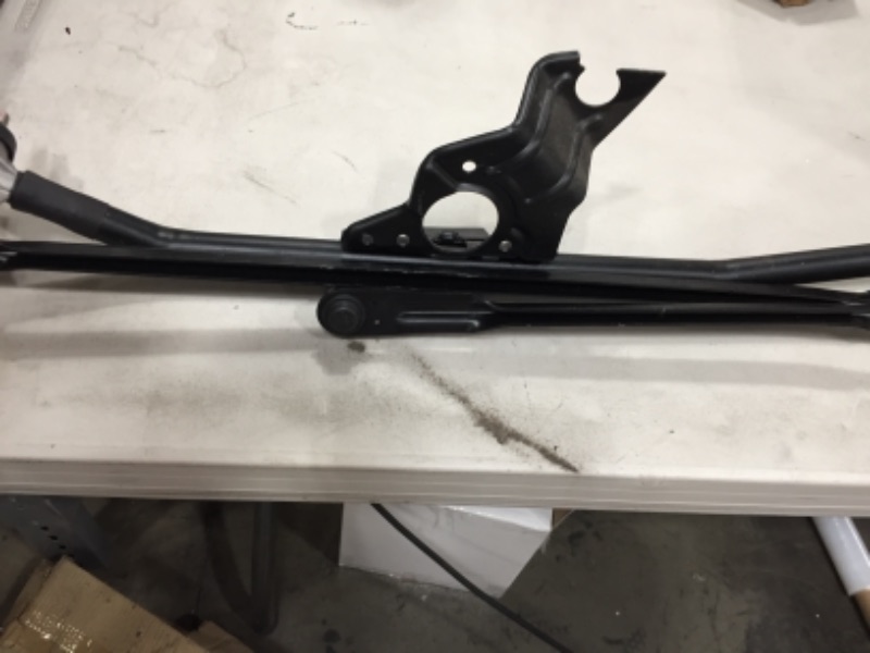 Photo 3 of  OE Solutions
Windshield Wiper Transmission ** previously opened** minor scratches** (vehicle fitting listed in comments)