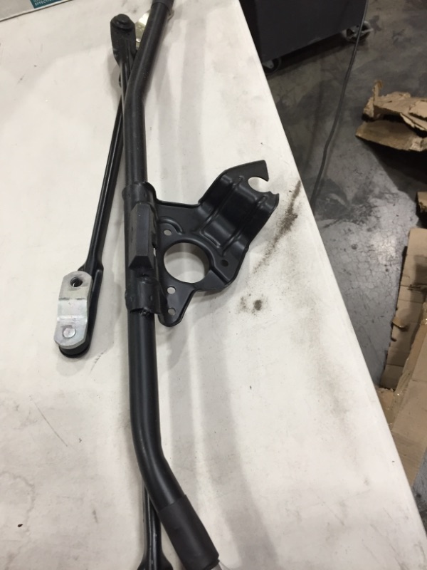 Photo 2 of  OE Solutions
Windshield Wiper Transmission ** previously opened** minor scratches** (vehicle fitting listed in comments)