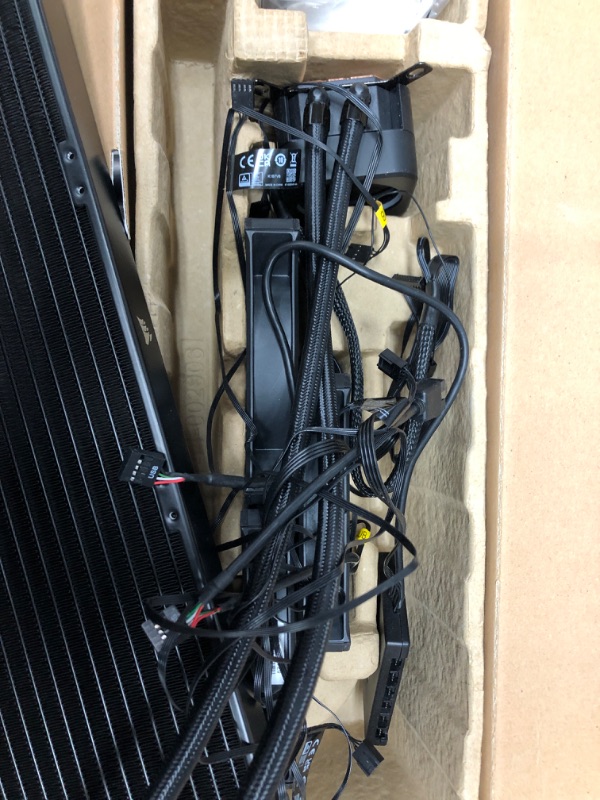 Photo 3 of Corsair iCUE H150i Elite Capellix Liquid CPU Cooler, RGB Pump + Fans, 360mm
**USED**