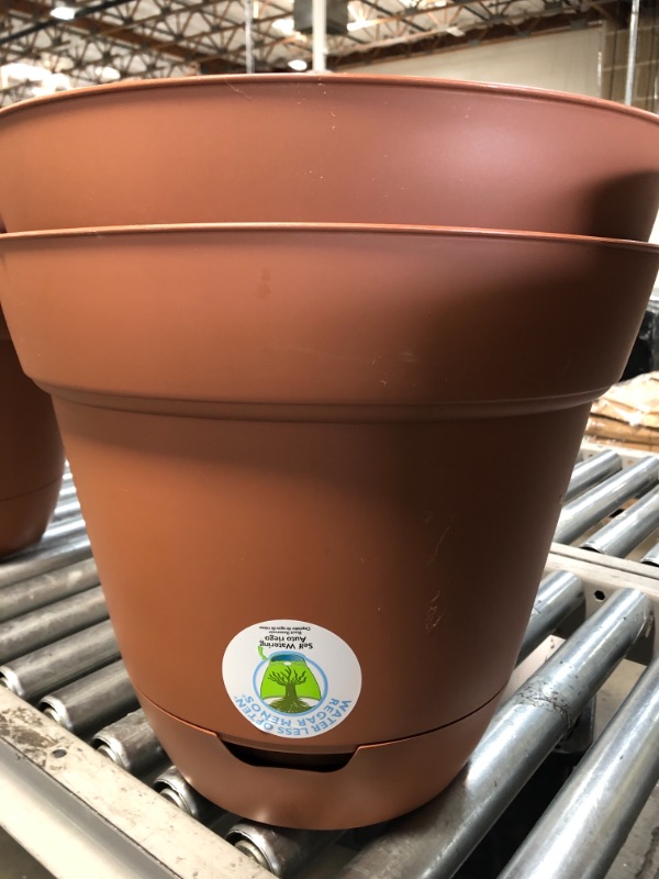 Photo 2 of (2 planters)
Southern Patio
Graff 15.9 in. x 14.2 in. Light Terracotta Resin Self-Watering Planter