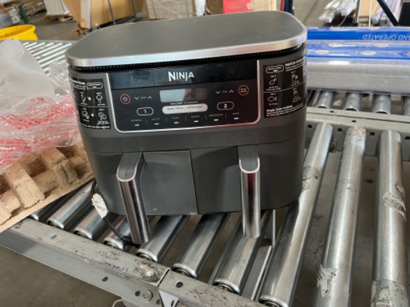 Photo 2 of **NOT FUNCTIONAL// PARTS ONLY!!!!Ninja DZ201 Foodi 8 Quart 6-in-1 DualZone 2-Basket Air Fryer with 2 Independent Frying Baskets, Match Cook & Smart Finish to Roast, Broil, Dehydrate & More for Quick, Easy Meals, Grey
