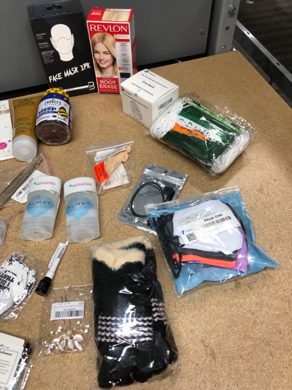 Photo 2 of ***NON-REFUNDABLE***
ASSORTED BEAUTY AND HEALTH PRODUCTS
HAIR DYE, HAIR CLIPS, GLOVES, FACE MASK, 32 GB FLASH DRIVE,2 DEOTERANTS, BODY WASH, MAKE UP, COMBS
