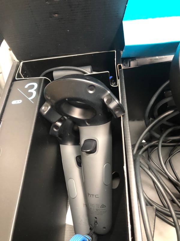 Photo 7 of HTC Vive Cosmos Elite VR Headset