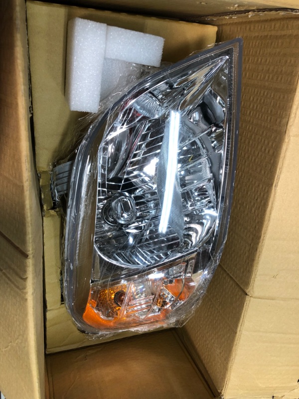 Photo 3 of  GM428-B001R - Passenger Side Replacement Headlight more details on 