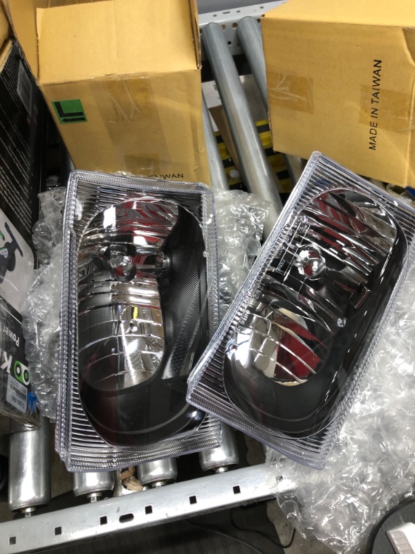 Photo 1 of ANZO USA HEADLIGHTS FR348-B1A14