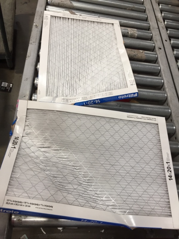 Photo 2 of **DAMAGED SET OF 2** Filtrete 14x20x1, AC Furnace Air Filter, MPR 1000, Micro Allergen Defense, 4-Pack (exact dimensions 13.81 x 19.81 x 0.81)
