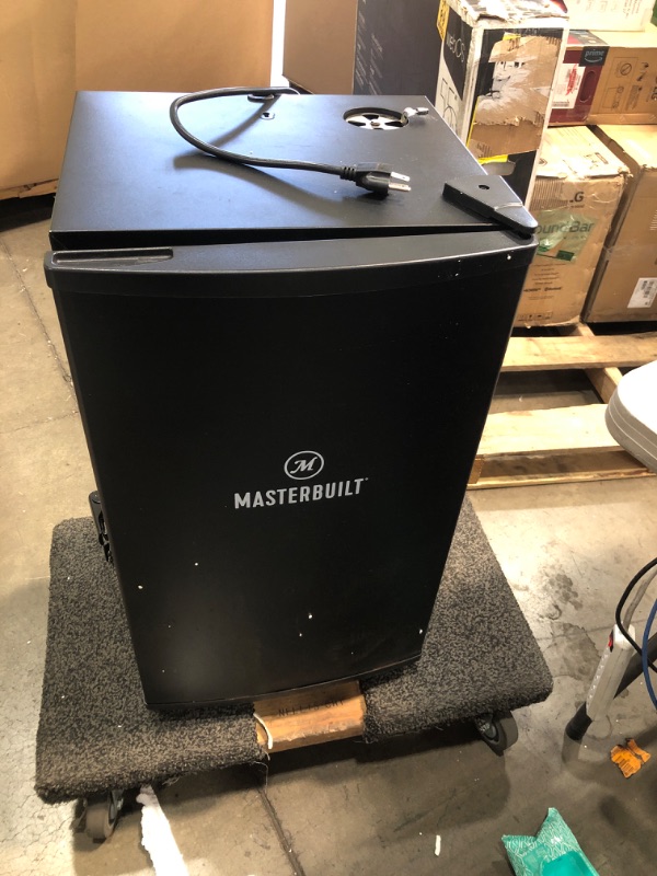 Photo 1 of **PARTS ONLY** Masterbuilt MB20071117 Digital Electric Smoker, 30", Black

