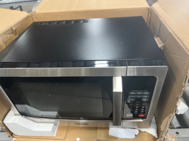 Photo 2 of ***PARTS ONLY*** Toshiba Em131a5c-ss Microwave Oven with Smart Sensor Easy Clean Interior