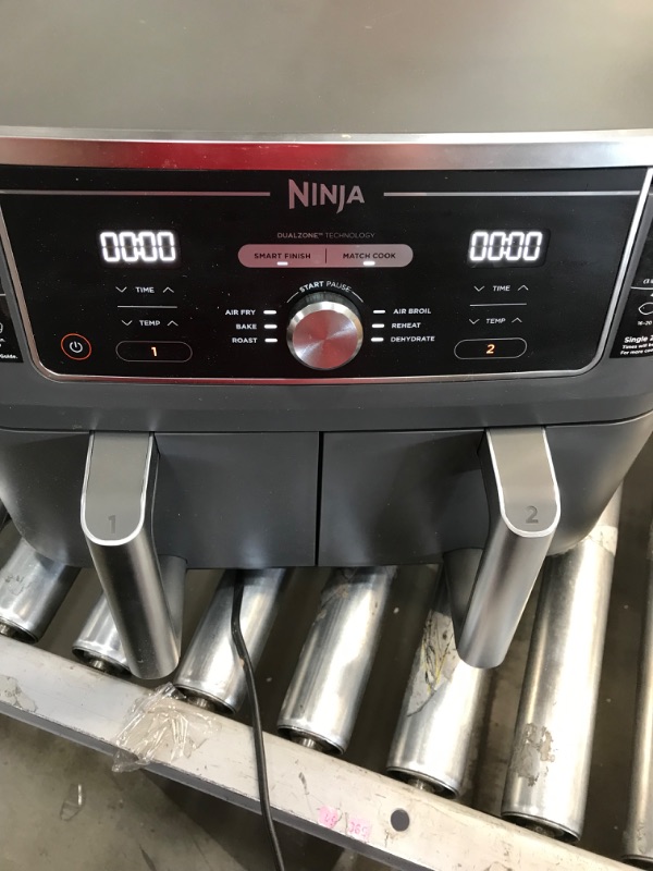 Photo 3 of Ninja Foodi 10qt XL Dualzone 2 Basket Air Fryer with 6 functions - DZ401

