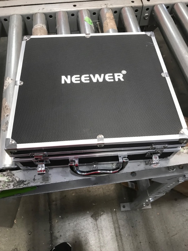 Photo 4 of Neewer X14 Foldable Teleprompter Beam Splitter 70/30 Glass, Aluminum Alloy, Compatible with iPad Pro iOS Android Tablet, Smartphone, DSLR Camera, No Assembly Needed, All Metal with Carry Case
