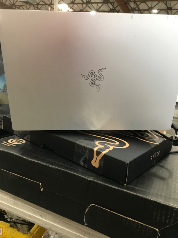 Photo 3 of Razer Blade 15 Base Gaming Laptop 2020: Intel Core i7-10750H 6-Core, NVIDIA GeForce RTX 2070 Max-Q,15.6" 4K OLED,16GB RAM,512GB SSD, CNC Aluminum,Chroma RGB,Thunderbolt 3,Creator Ready, Mercury White
