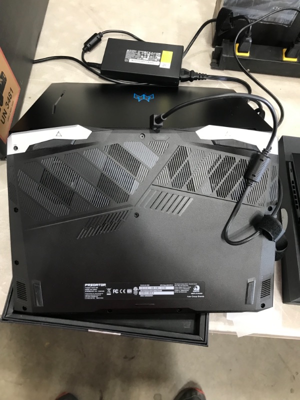 Photo 4 of Acer Predator Helios 300 PH315-54-760S Gaming Laptop | Intel i7-11800H | NVIDIA GeForce RTX 3060 Laptop GPU | 15.6" Full HD 144Hz 3ms IPS Display | 16GB DDR4 | 512GB SSD | Killer WiFi 6 | RGB Keyboard
