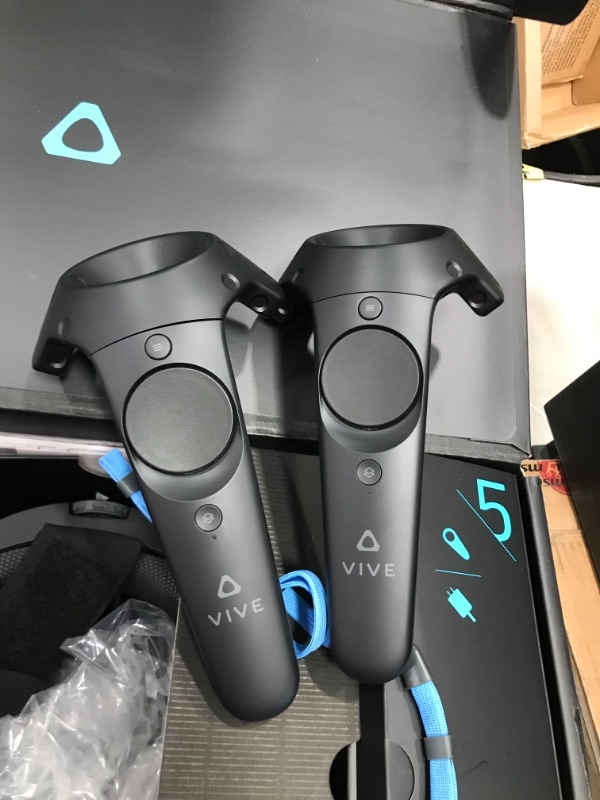 Photo 2 of HTC Vive Cosmos Elite Virtual Reality System - PC
