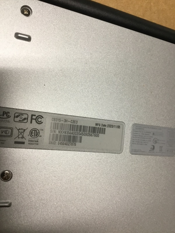 Photo 8 of Acer Chromebook 315 15.6" HD Intel N4000 4GB RAM 32GB eMMC Webcam BT Chrome OS + Protective Sleeve, Silver (NX.HKBAA.002)
