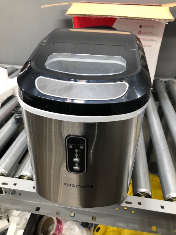Photo 1 of Frigidaire 26lb. Portable Countertop Ice Maker 