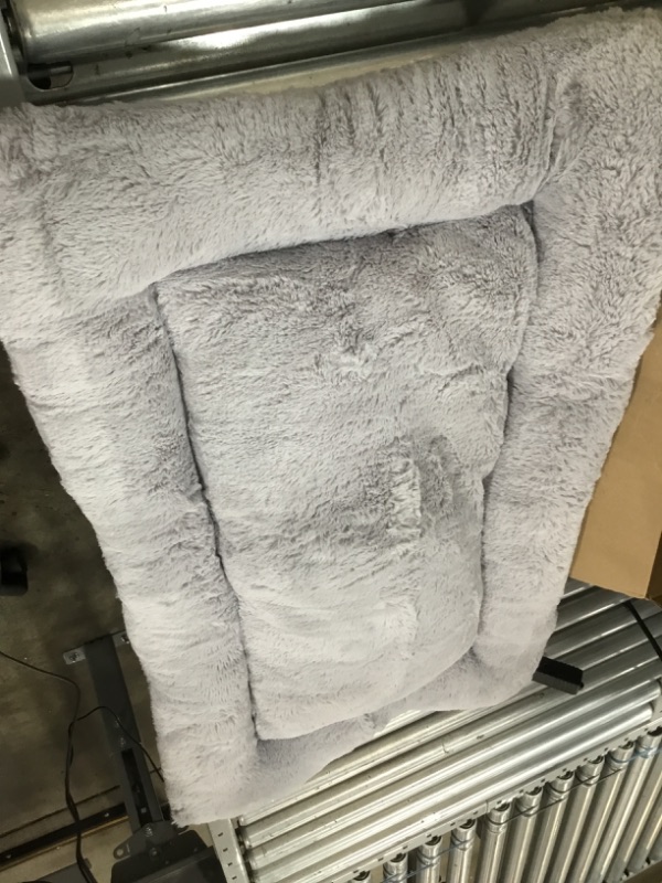 Photo 1 of 21"X35" FURRY PET BED GREY