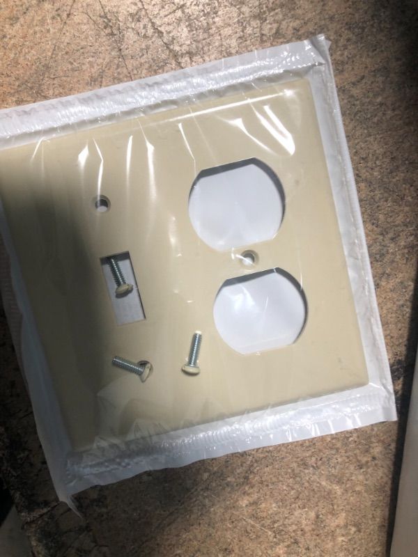 Photo 2 of 25-pack
2-Gang 1-Toggle 1-Duplex Combination Wall Plate, Ivory
