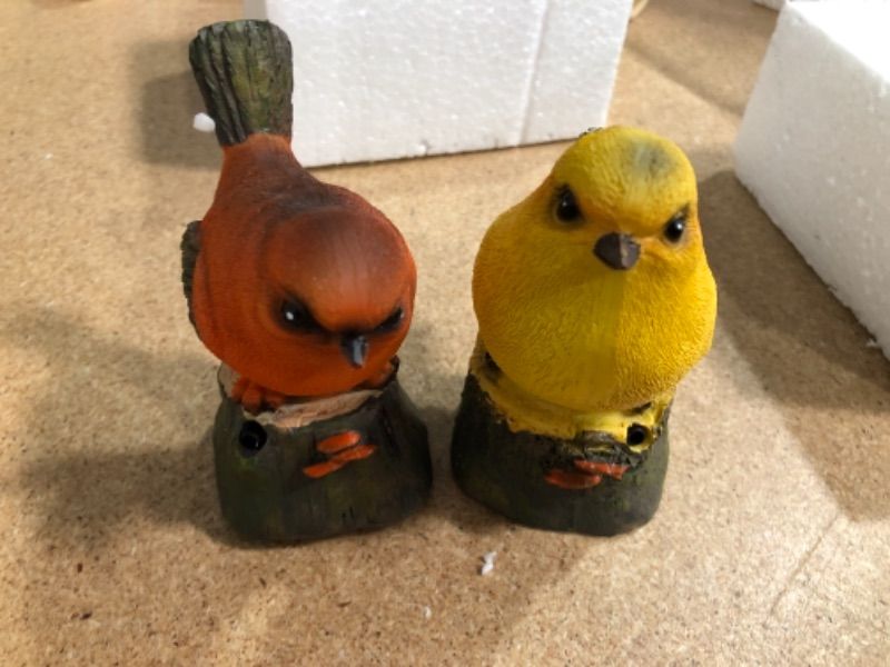 Photo 1 of 2PCS ROBIN BIRDS STATUES THAT MAKE NOISE