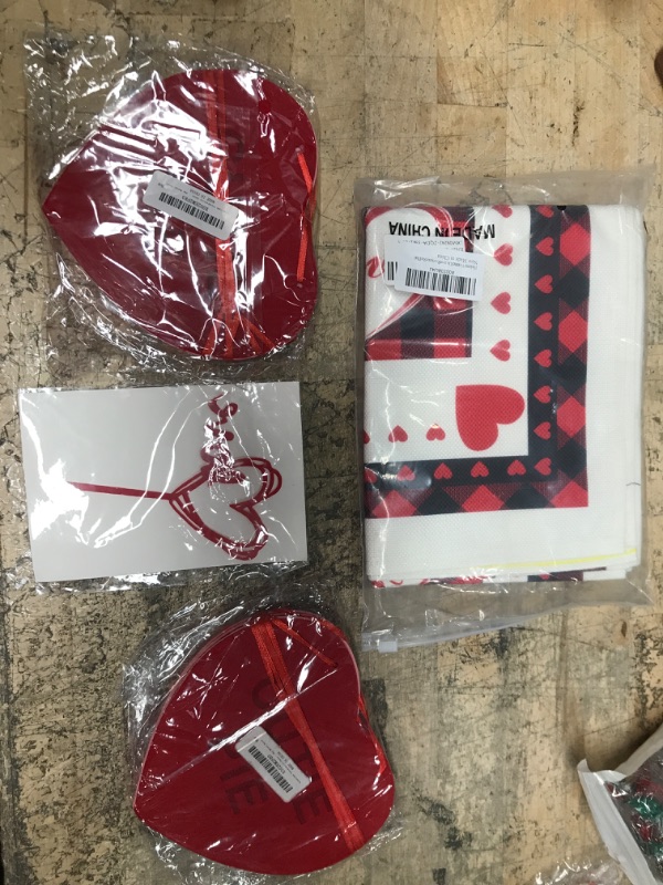 Photo 2 of 4 ITEMS VALENTINE'S DECORATIONS BUNDLE