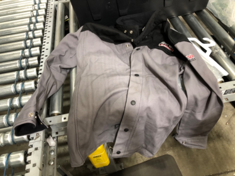 Photo 2 of Lincoln Electric XVI Series Industrial Welding Jacket - Large
