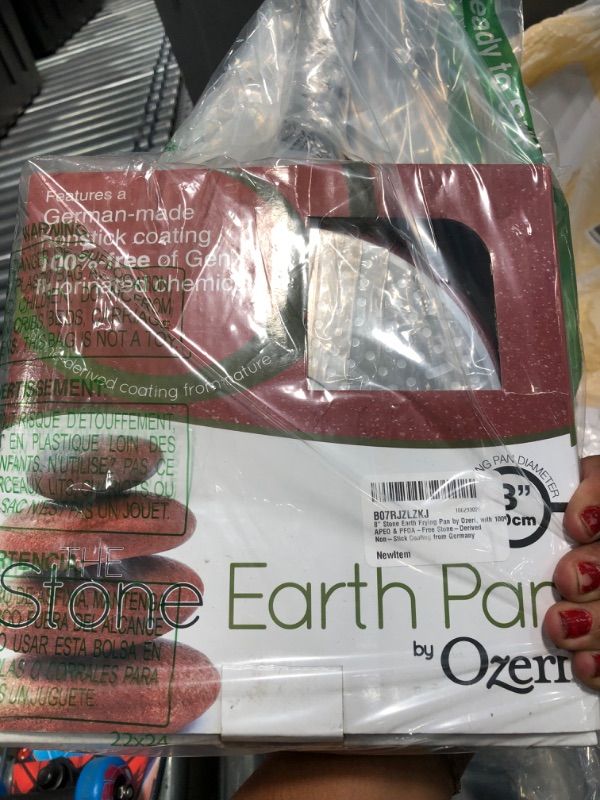 Photo 2 of 8 Stone Earth Frying Pan by Ozeri with 100% APEO & PFOA-Free Stone-Derived Non-Stick Coating from Germany
