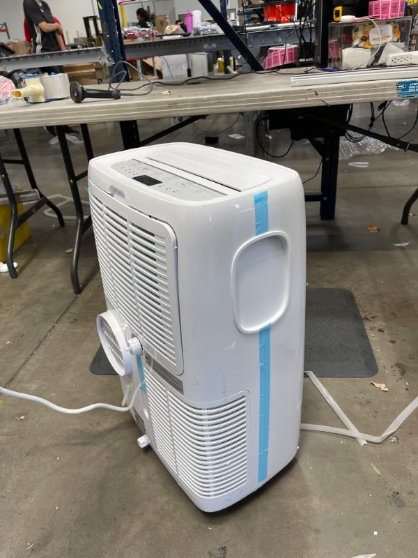Photo 6 of ***HARDWARE LOOSE IN BOX*** Lg Lp0721wsr 115V 7000 Btu Portable Air Conditioner with LCD Remote Dehumidifier - All
