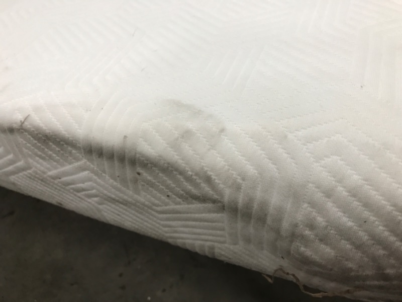 Photo 1 of (DIRTY)
LUCID 5 Inch Memory Foam Low Profile-Cooling Gel Infusion-Hypoallergenic Bamboo Charcoal-Breathable Cover Bed Mattress Conventional, Twin, White
