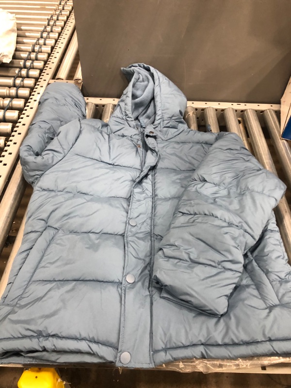 Photo 2 of Amazon Essentials Men's Heavyweight Hooded Puffer Coat XL Light Blue 